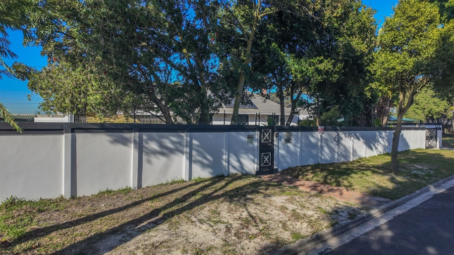 4 Bedroom Property for Sale in Pinelands Western Cape